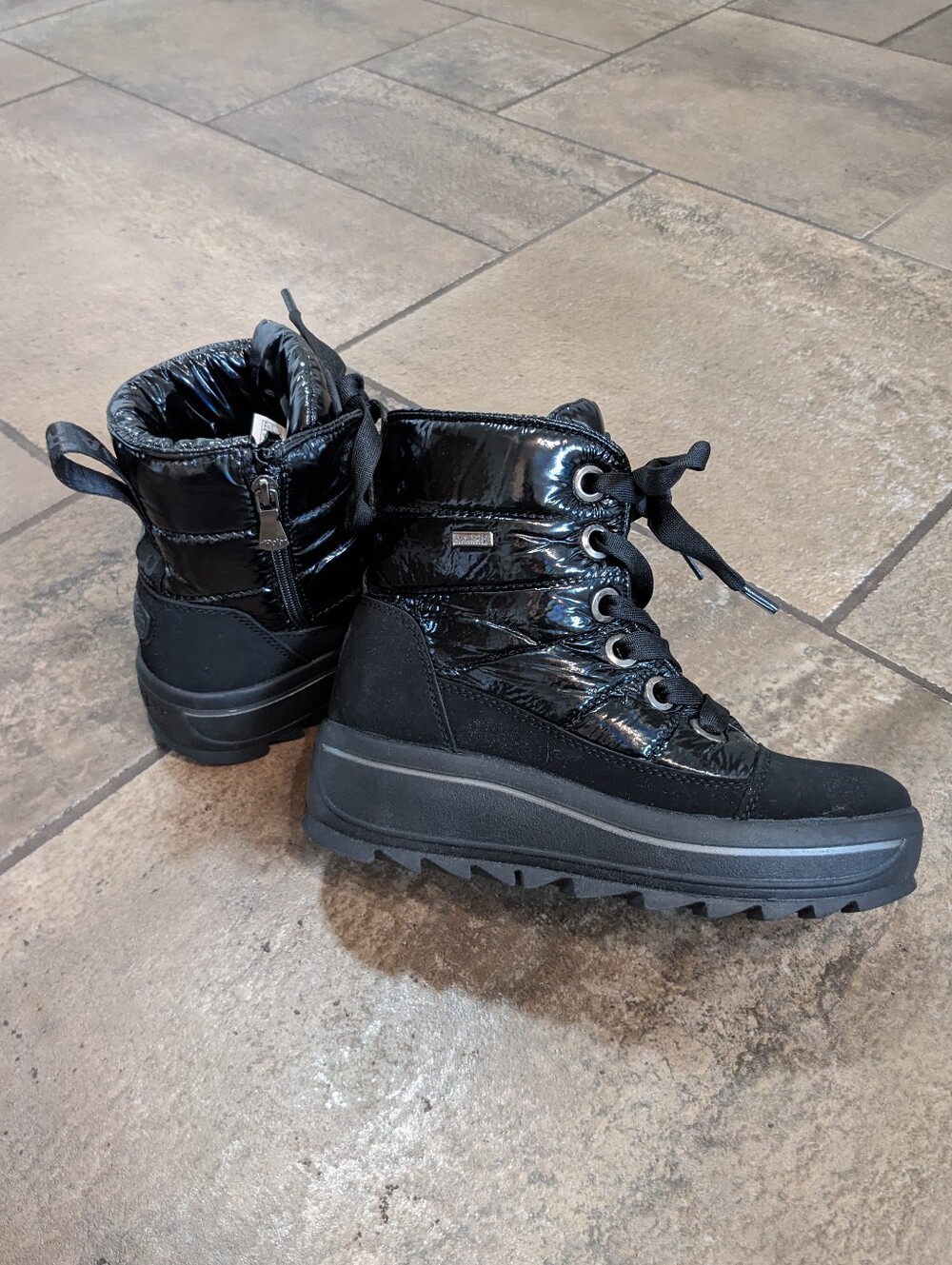 Pajar Tyra Black Quilted Platform Chunky Edgy Classic Winter Boots Size 6-6.5
